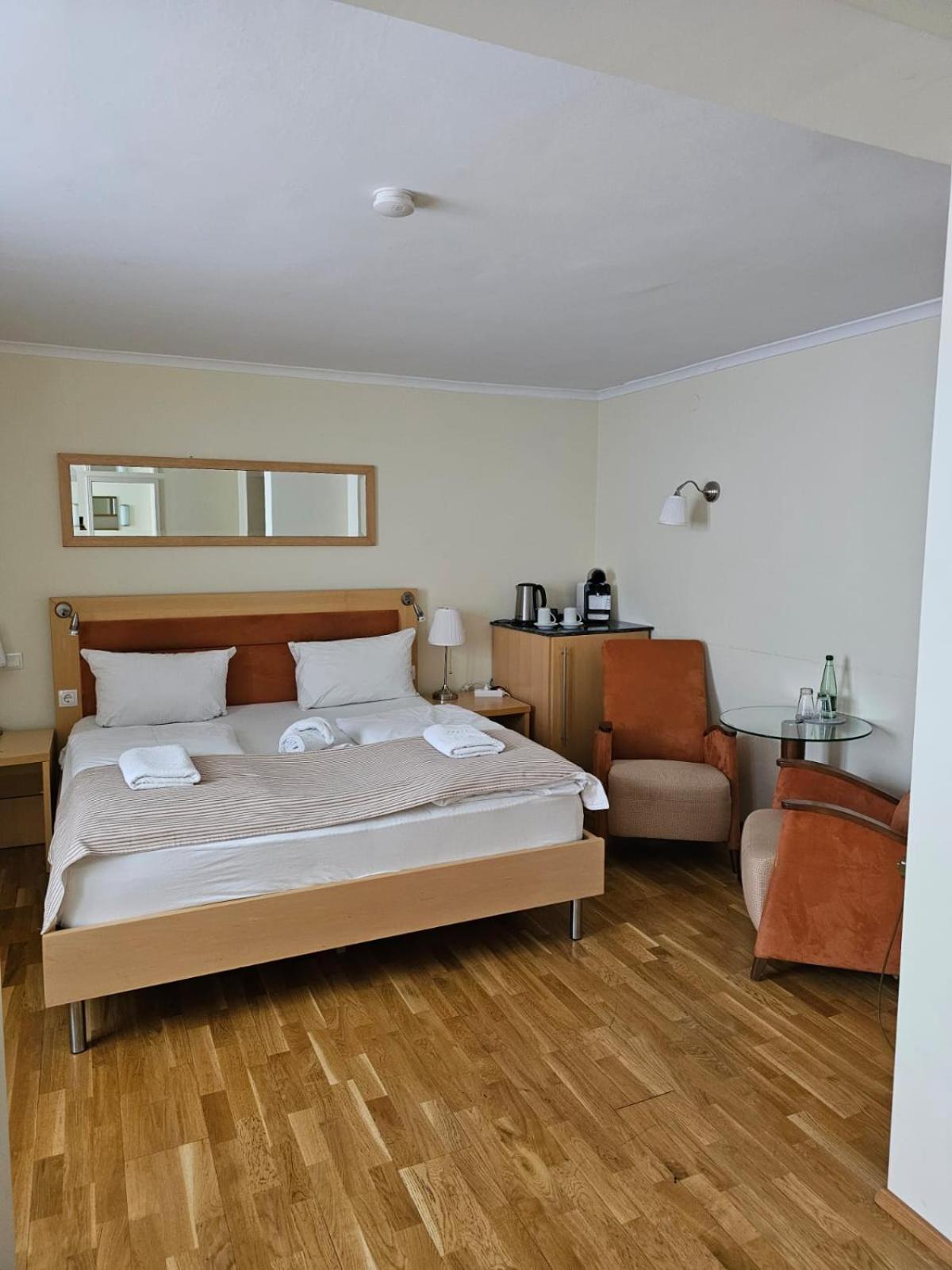 Hotel Goldene Rose Weissenburg in Bayern Luaran gambar